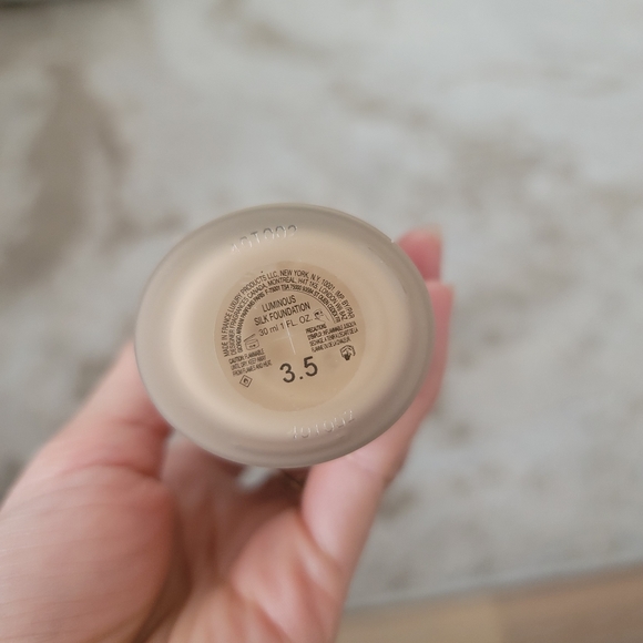 GIORGIO ARMANI Luminous Silk Perfect Glow Flawless Foundation 3.5 - Picture 3 of 4